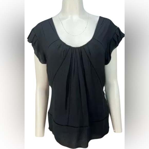 Diane Von Furstenberg Tops - Diane Von Furstenberg %100 Silk Blouse Top Size 6